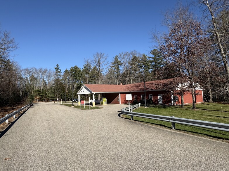 Primary Photo Of 1298 Alfred rd, Arundel Office For Sale