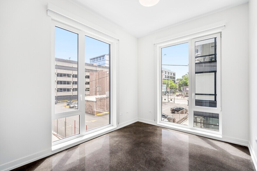 More Photos Of 1135 W Winona St, Chicago Apartments For Lease