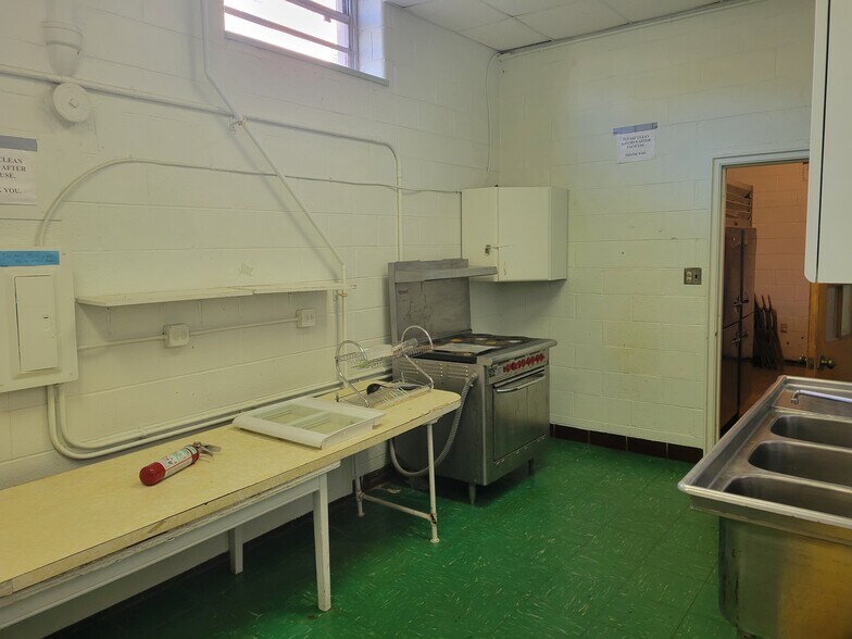 More Photos Of 230 Haverford Rd, Wynnewood Schools For Lease