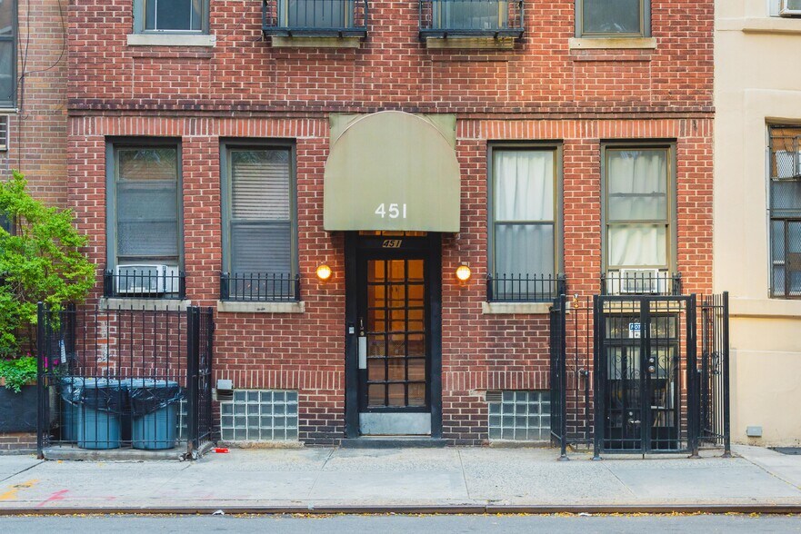 More Photos Of 451 W 43rd St, New York Multifamily For Sale