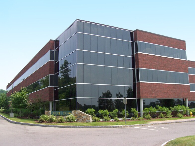 More Photos Of 295 Woodcliff Dr, Fairport Unknown For Lease