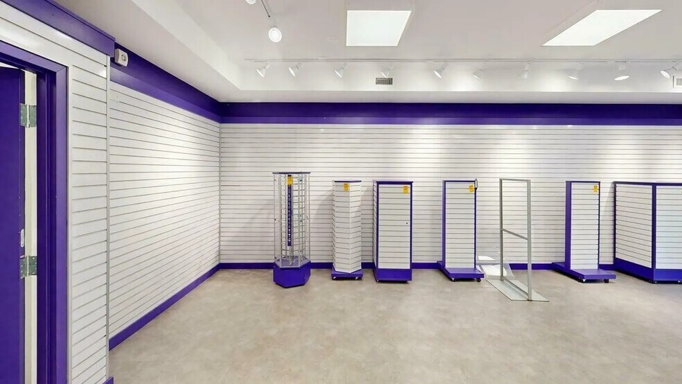 More Photos Of 3530 N Southport Ave, Chicago Storefront Retail Residential For Lease