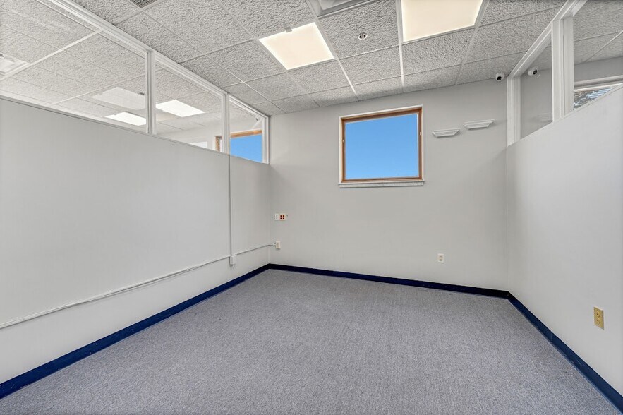 More Photos Of 1345 Queen Anne Rd, Teaneck Office For Lease
