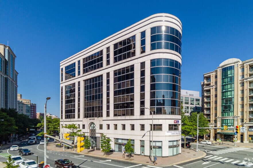 More Photos Of 2200 Wilson Blvd, Arlington Office For Lease