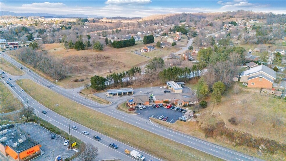 More Photos Of 870 Roanoke Rd, Daleville Carwash For Sale