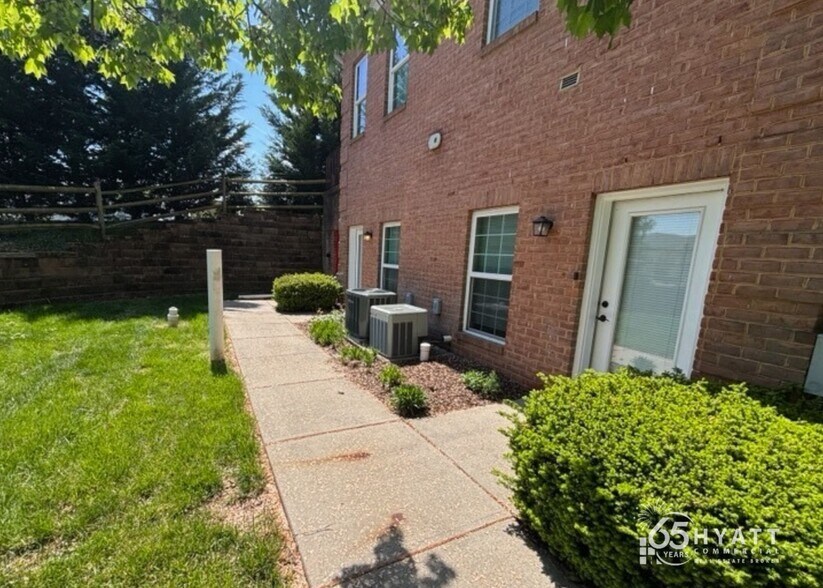 More Photos Of 10260-10268 Baltimore National Pike, Ellicott City Unknown For Lease
