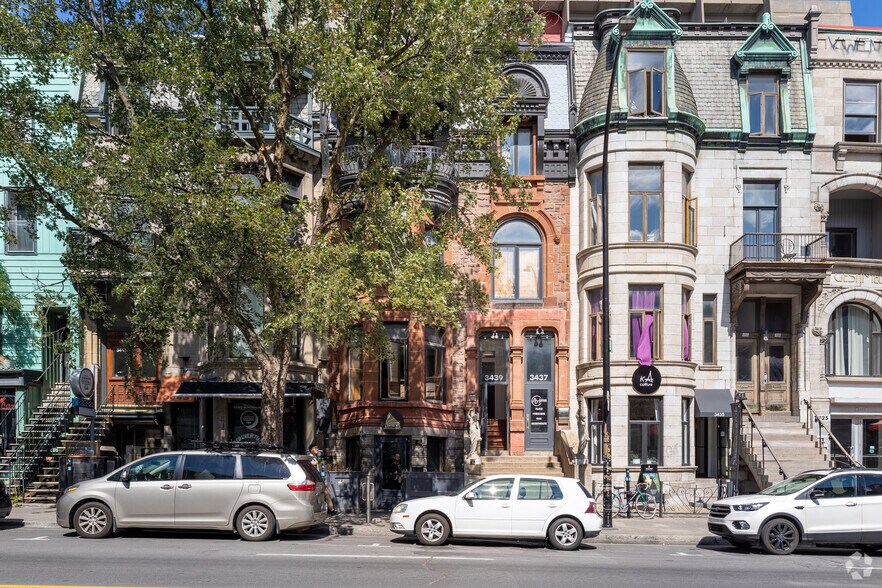 More Photos Of 3437-3441 Rue Saint-Denis, Montréal General Retail For Sale