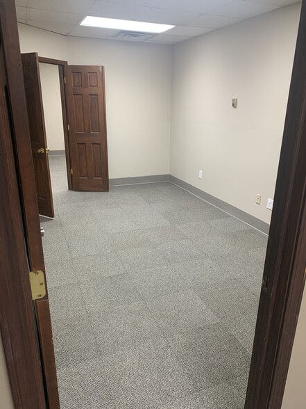 More Photos Of 25000 N River Rd, Harrison Township General Retail For Lease