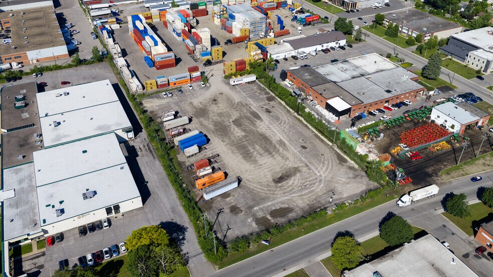 More Photos Of 124 Av Labrosse, Pointe-claire Land For Lease