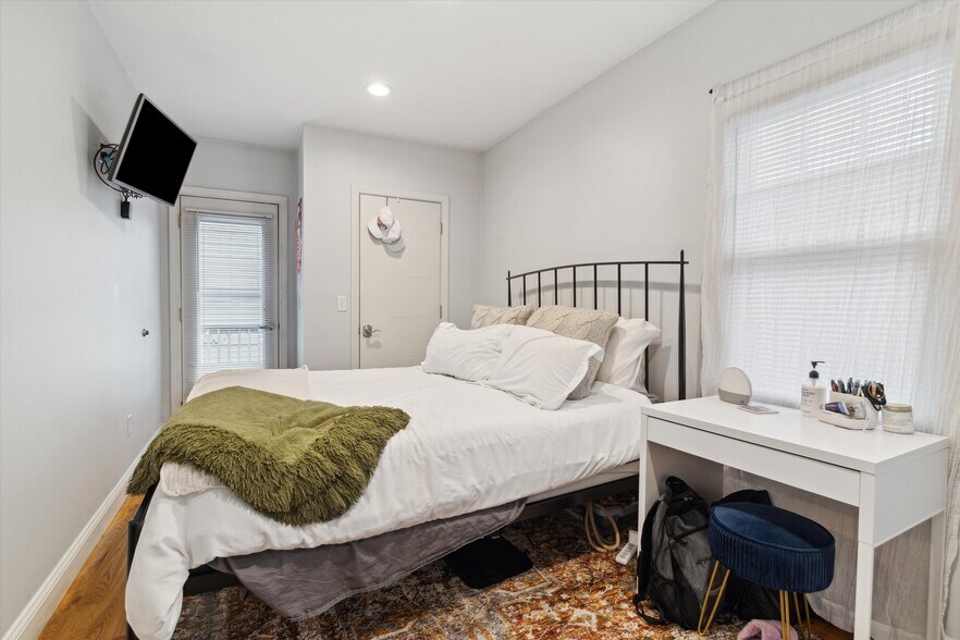 More Photos Of 75-77 F St, Boston Apartments For Sale