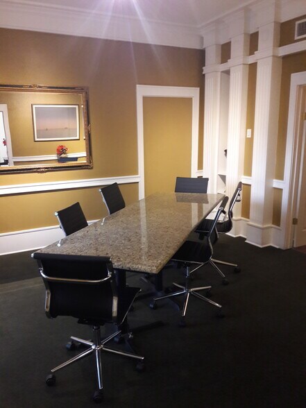 More Photos Of 1300 W Lynn St, Austin Office For Lease