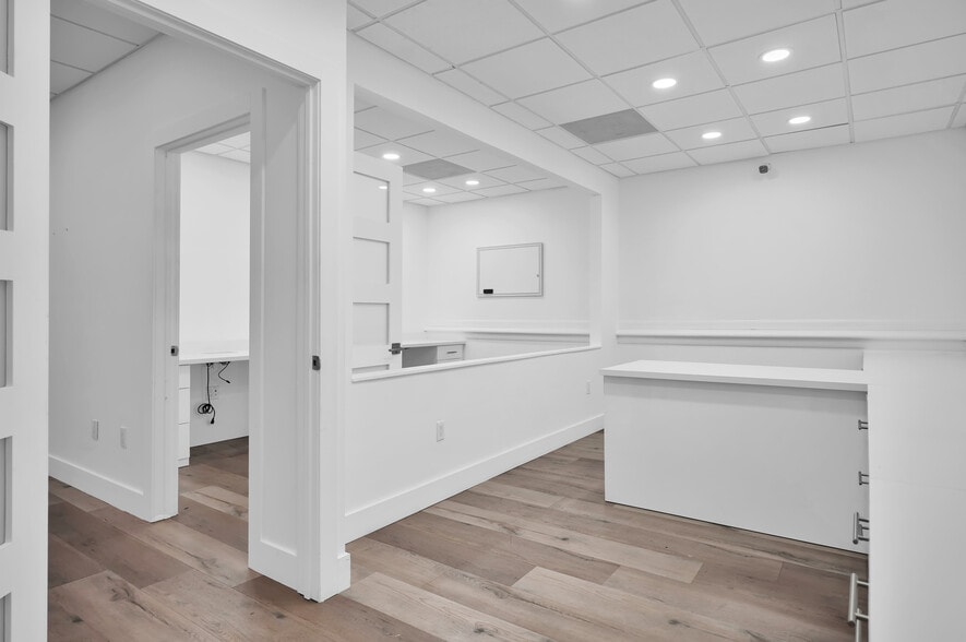 More Photos Of 7311 NW 12th St, Doral Light Distribution For Sale