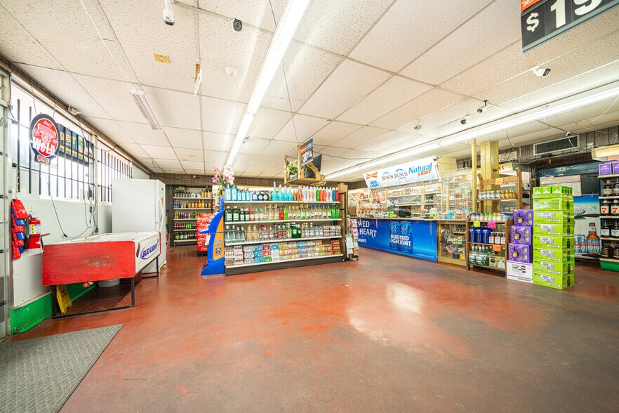 More Photos Of 1971/1975 S Tyler rd, Gladewater Convenience Store For Sale
