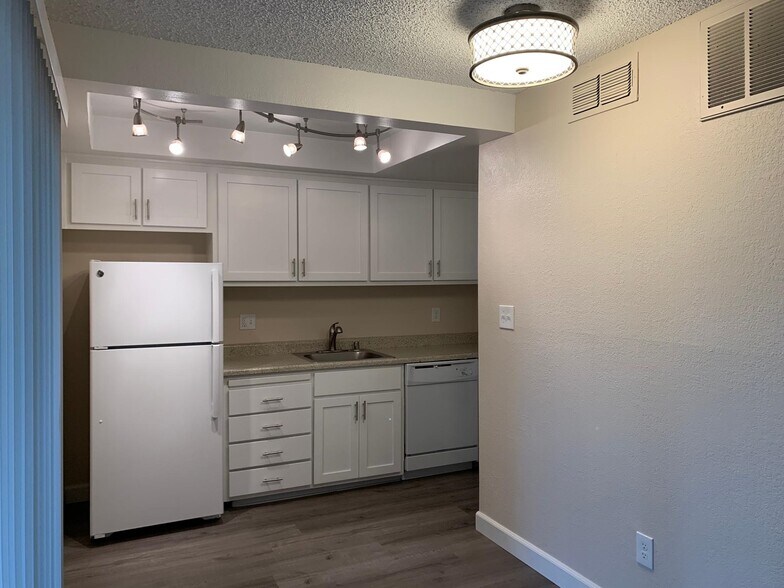 More Photos Of 5445 Marconi Ave, Carmichael Apartments For Sale