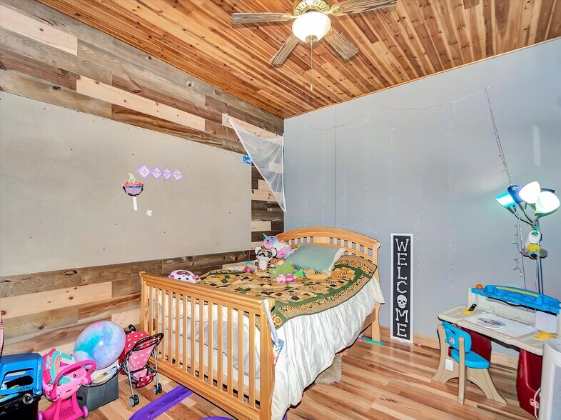 More Photos Of 2-4 E Front St, Newark Health Club For Sale