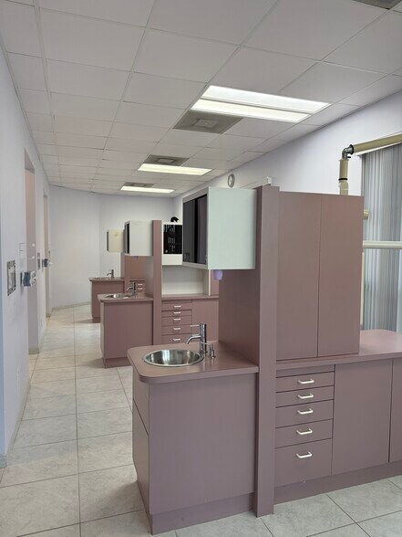 More Photos Of 3830 Tampa Rd, Palm Harbor Medical For Sale