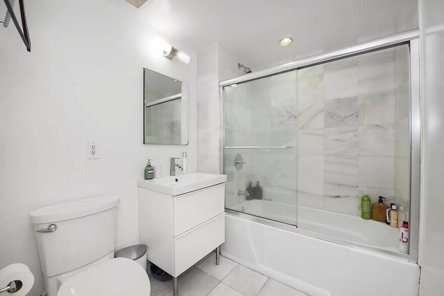 More Photos Of 304 Bleecker St, New York Apartments For Sale
