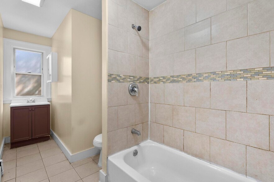 More Photos Of 122 Derby Ave, New Haven Apartments For Sale