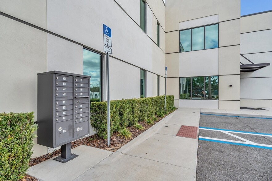 More Photos Of 131 S Country Club Rd, Lake Mary Office For Sale