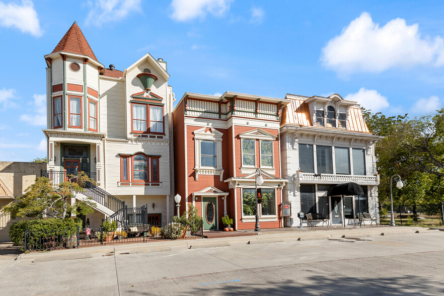 Primary Photo Of 4821 Broadway St, Addison Office For Sale