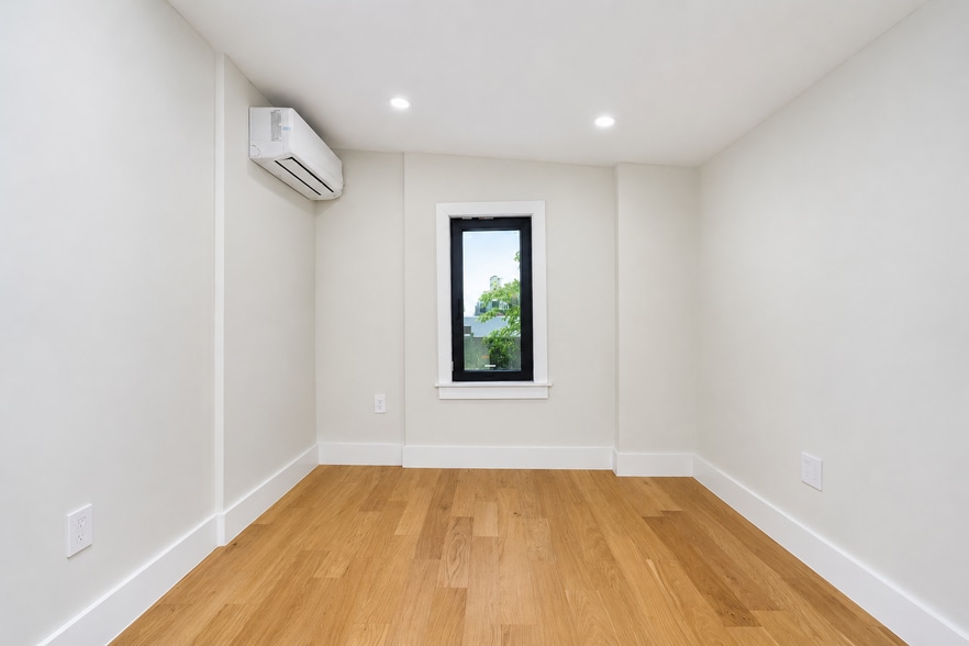 More Photos Of 4254 Arthur Kill Rd, Staten Island Storefront Retail Residential For Sale
