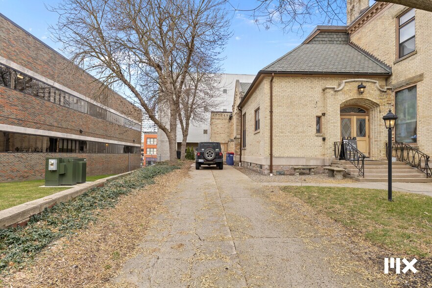 More Photos Of 61 Sheldon Blvd SE, Grand Rapids Office For Sale