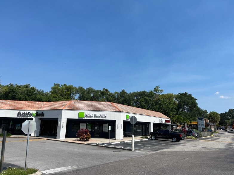 More Photos Of 2454 N McMullen Booth Rd, Clearwater Unknown For Lease