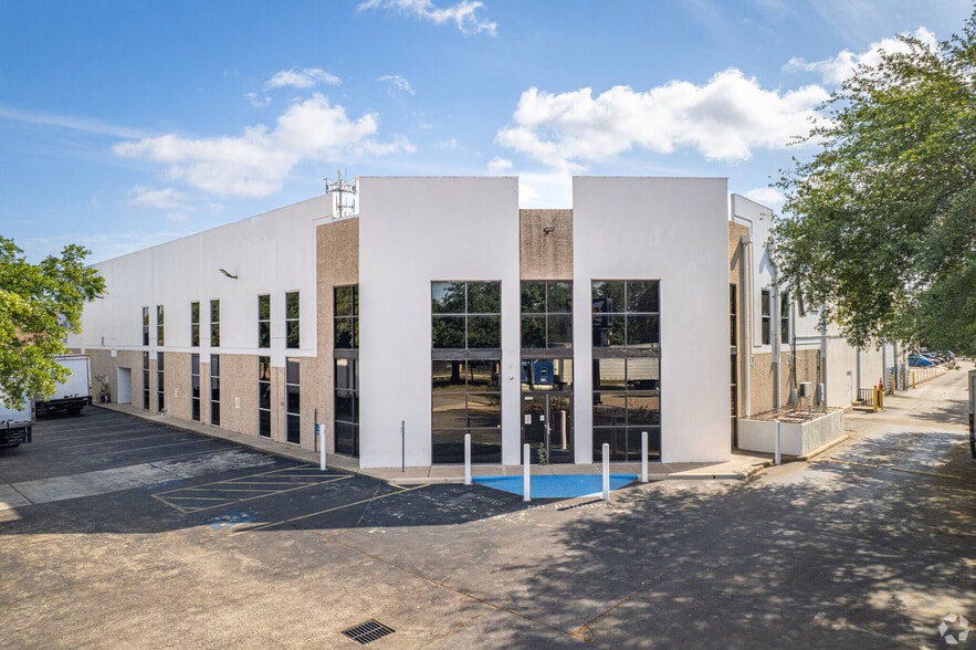 Primary Photo Of 1124 Blalock Rd, Houston Warehouse For Sale