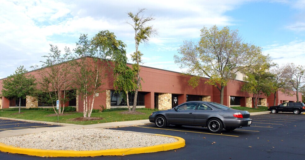 More Photos Of 1300-1320 Plum Grove Rd, Schaumburg Light Manufacturing For Lease