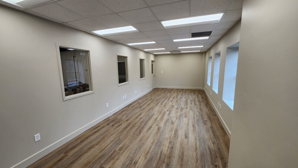 More Photos Of 272 E Kemper Rd, Loveland Industrial For Lease