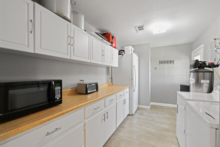 More Photos Of 2555 Straznicky Rd, Beasley Flex For Sale