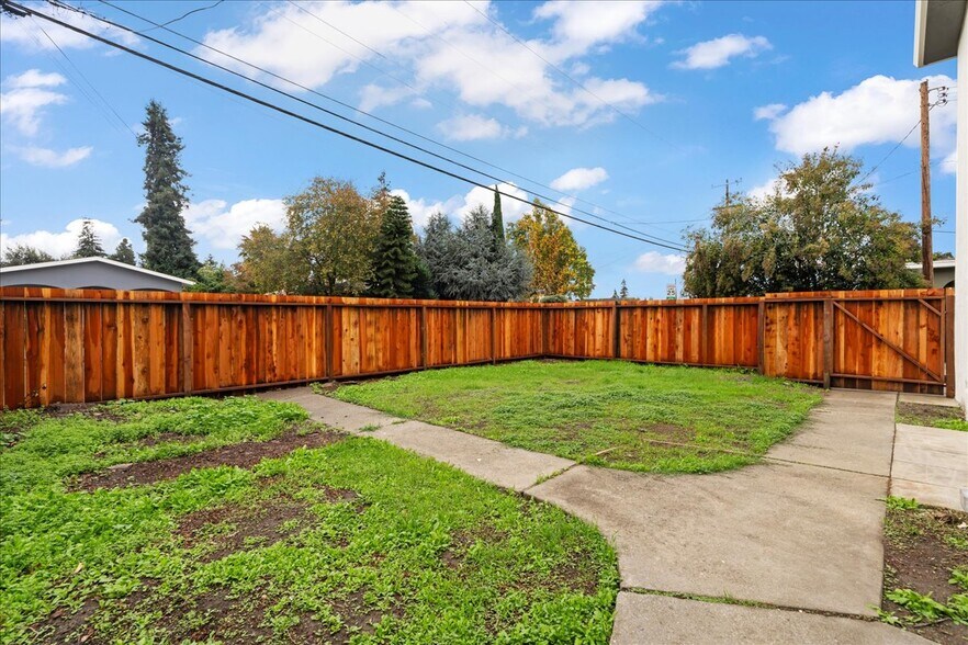 More Photos Of 688 Grove Way, Hayward Apartments For Sale