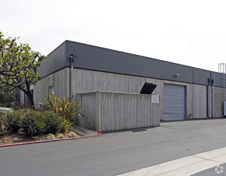 More Photos Of 3187 Airway Ave, Costa Mesa Light Manufacturing For Lease