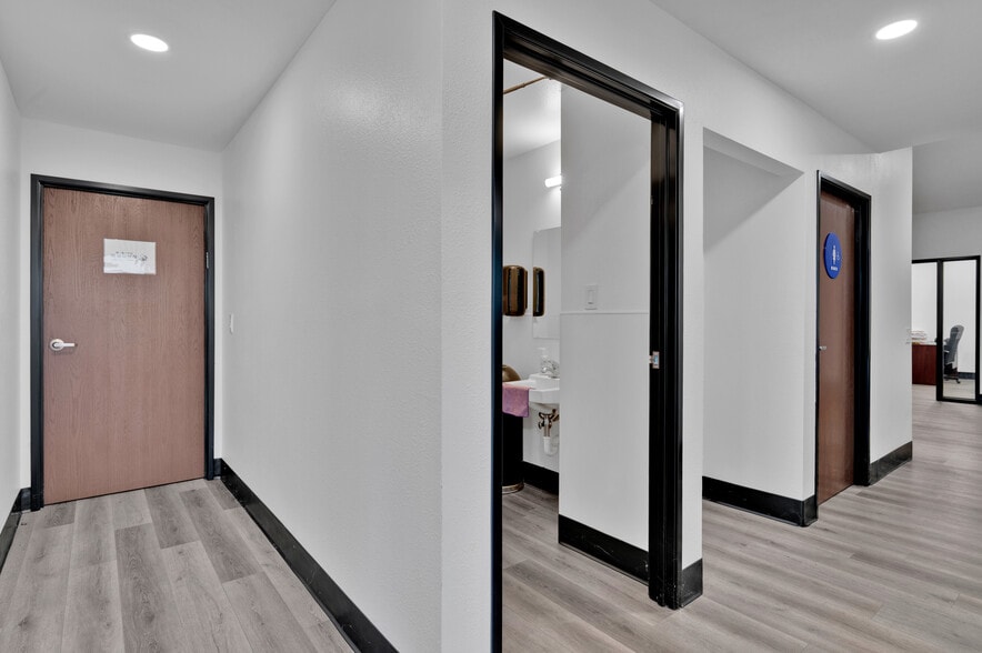 More Photos Of 23231 Vista Grande Dr, Laguna Hills Warehouse For Sale