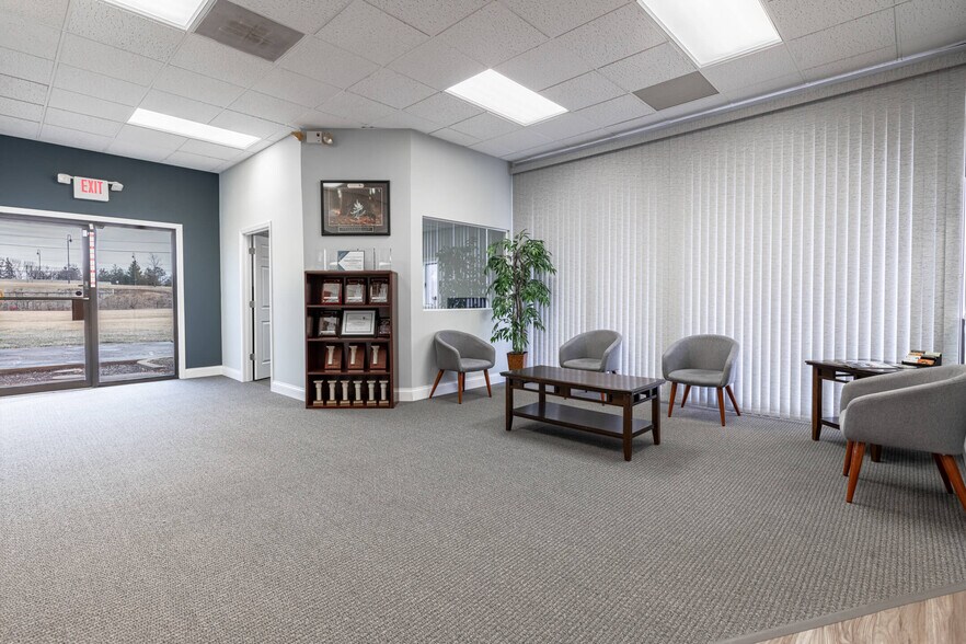More Photos Of 3210 Seajay Dr, Beavercreek Bank For Sale