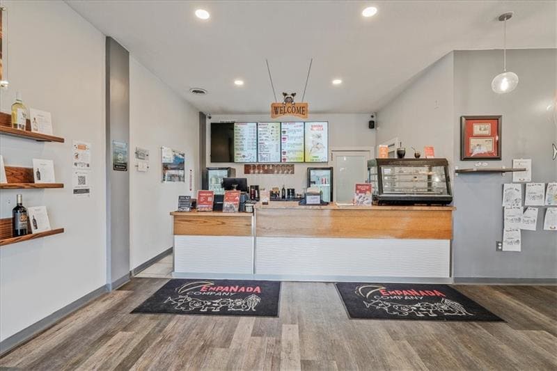 More Photos Of 3058 Washington Pike, Bridgeville Restaurant For Sale