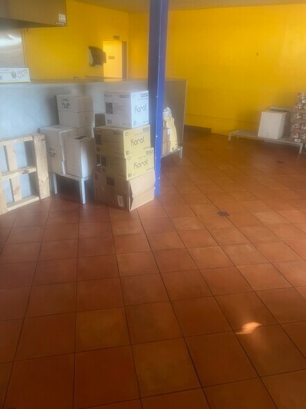 More Photos Of 1801 Cutting Blvd, Richmond Storefront Retail Residential For Lease