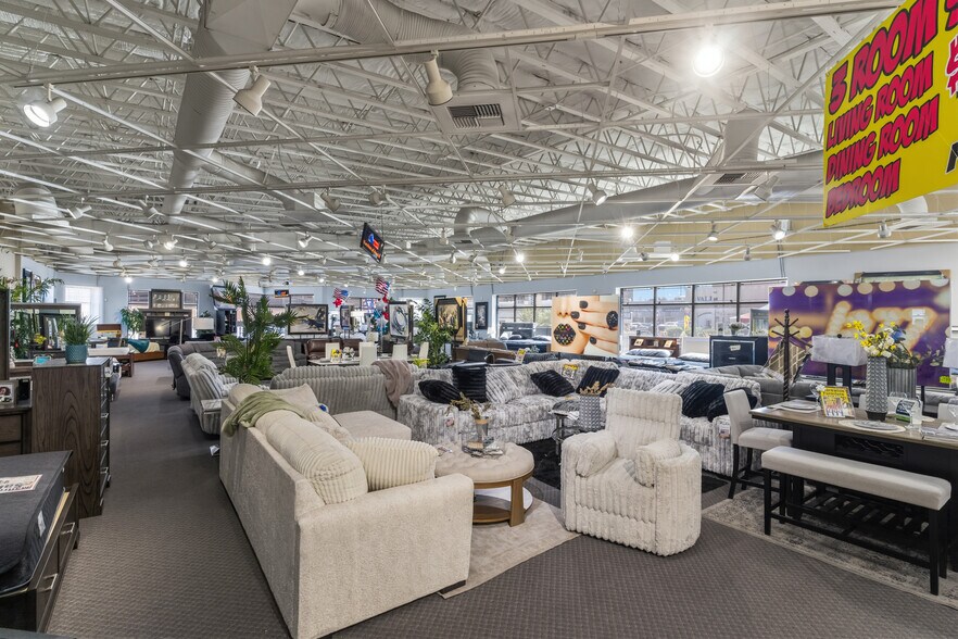 More Photos Of , Las Vegas General Retail For Sale