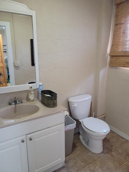 More Photos Of 107 Broadway St, Fort Meade Office For Sale