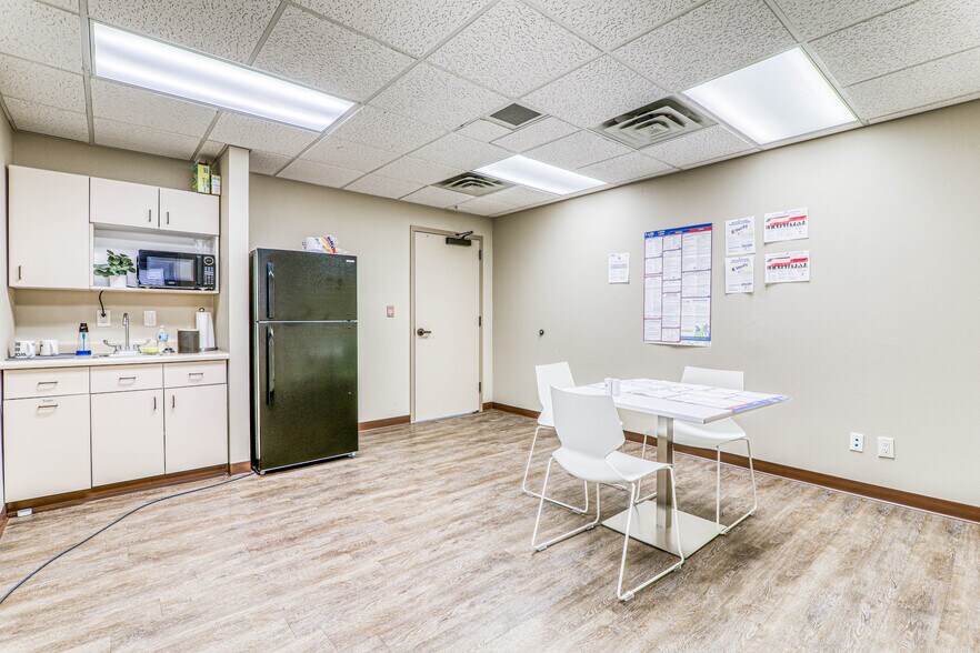 More Photos Of Sundland Park & Mesa Hills Dr., El Paso Office For Lease