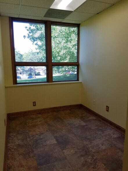 More Photos Of 6 Century Hill Dr, Latham Office For Lease