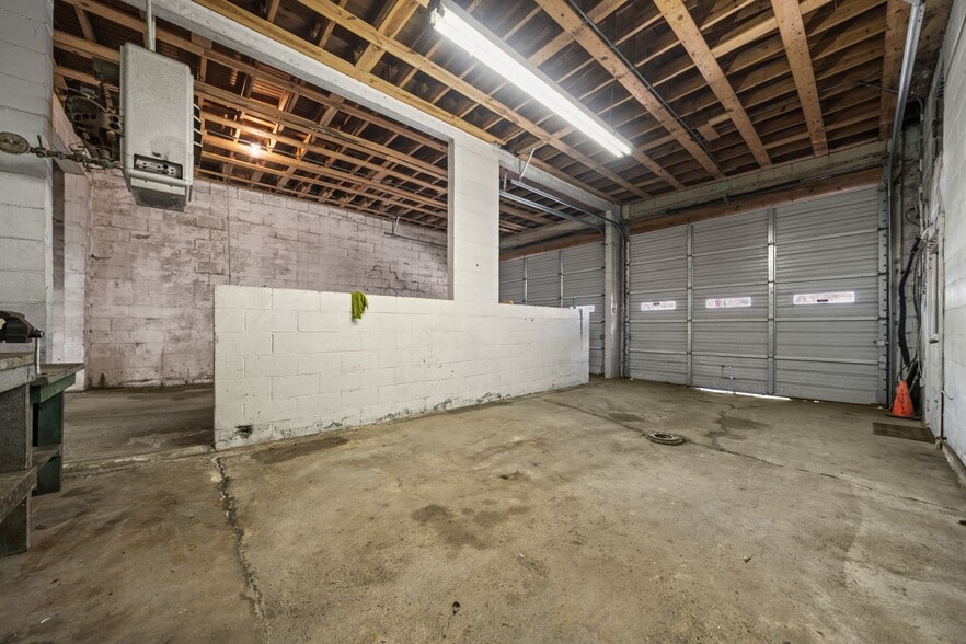 More Photos Of 340 Park Ave, Hot Springs Auto Repair For Sale