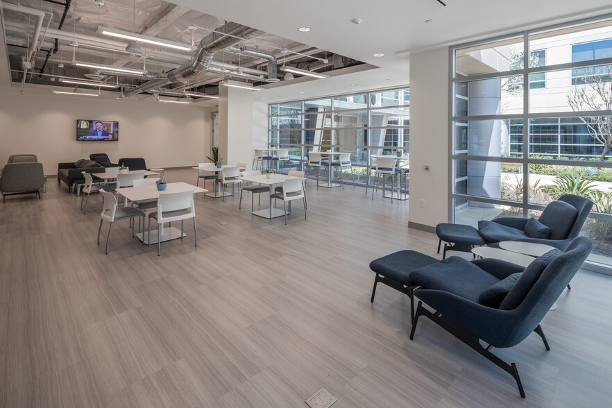 More Photos Of 120 Vantis, Aliso Viejo Office For Lease