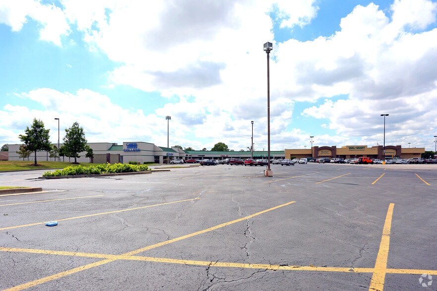 Primary Photo Of 3116-3138 S Garnett Rd, Tulsa Unknown For Lease