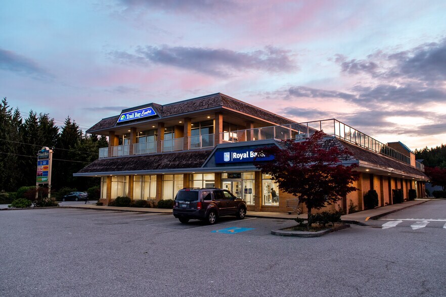 More Photos Of 5755 Cowrie St, Sechelt Storefront For Lease