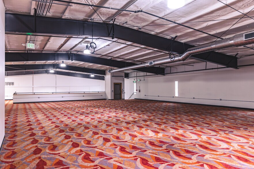 More Photos Of 255 S Willow St, Kenai Freestanding For Sale