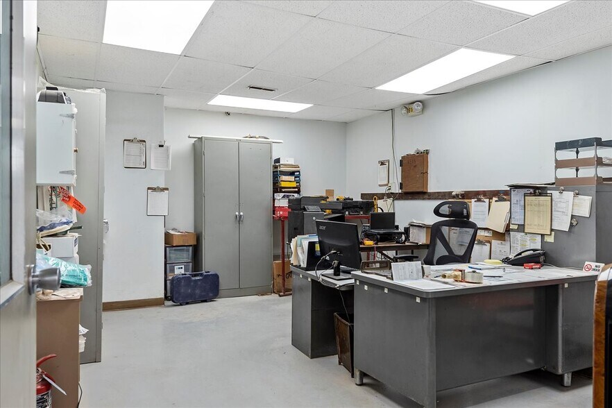 More Photos Of 115 E Mound St, Girard Industrial For Sale