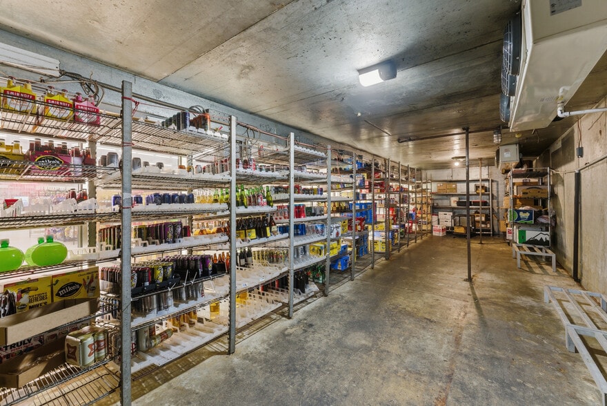 More Photos Of 2400 Valley Blvd, Pomona Convenience Store For Sale