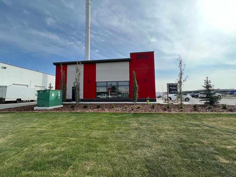 More Photos Of 2974 Main St SE, Airdrie General Retail For Lease