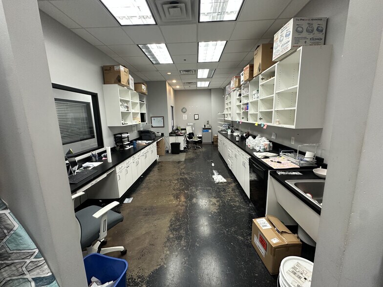 More Photos Of 1403 Highway 6, Sugar Land Medical For Lease
